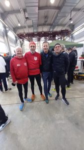 Vier Läufer vor dem Silvesterlauf